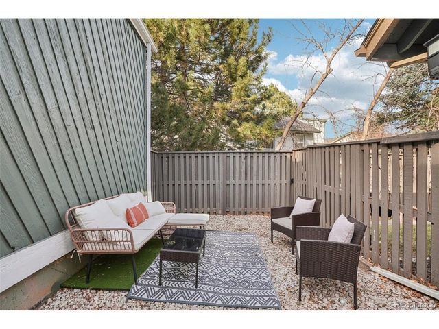 10205 E Peakview Ave, Englewood, CO 80111