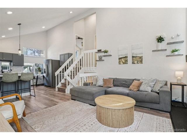 10205 E Peakview Ave, Englewood, CO 80111