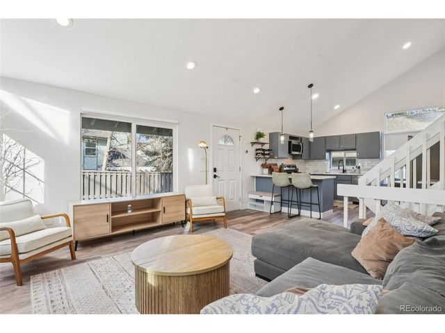 10205 E Peakview Ave, Englewood, CO 80111