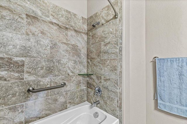 1189 Lindsey Court, Central Point, OR 97502