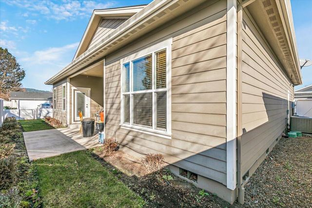 1189 Lindsey Court, Central Point, OR 97502