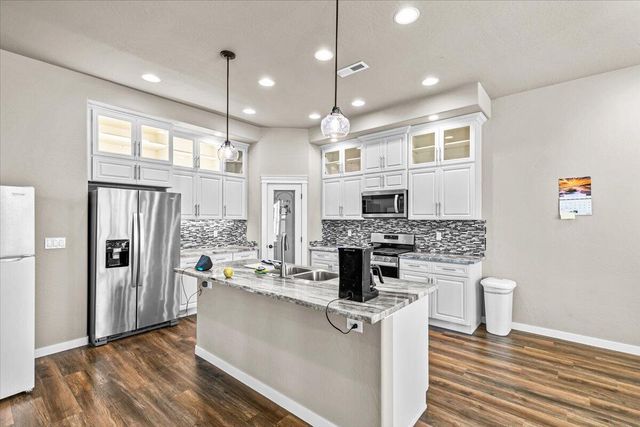 1189 Lindsey Court, Central Point, OR 97502