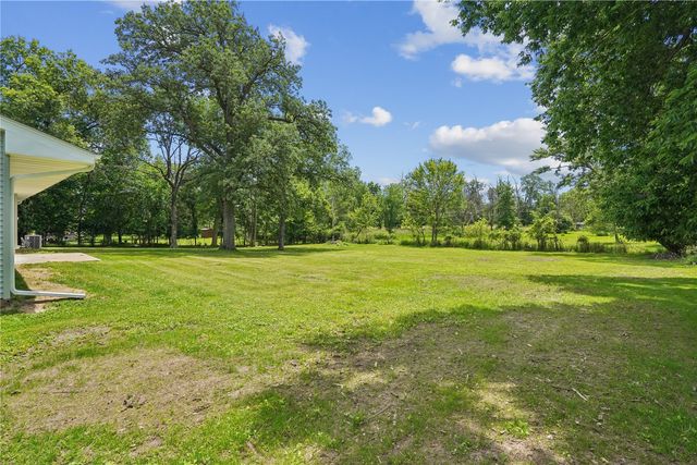 1033 Rolling Glen Drive, Marion, IA 52402