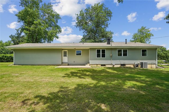 1033 Rolling Glen Drive, Marion, IA 52402