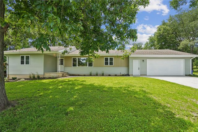 1033 Rolling Glen Drive, Marion, IA 52402