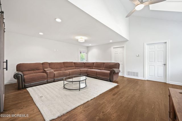 28 Riverview Drive, Tinton Falls, NJ 07724