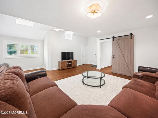28 Riverview Drive, Tinton Falls, NJ 07724