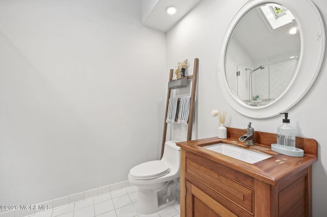 28 Riverview Drive, Tinton Falls, NJ 07724