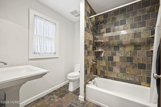 28 Riverview Drive, Tinton Falls, NJ 07724