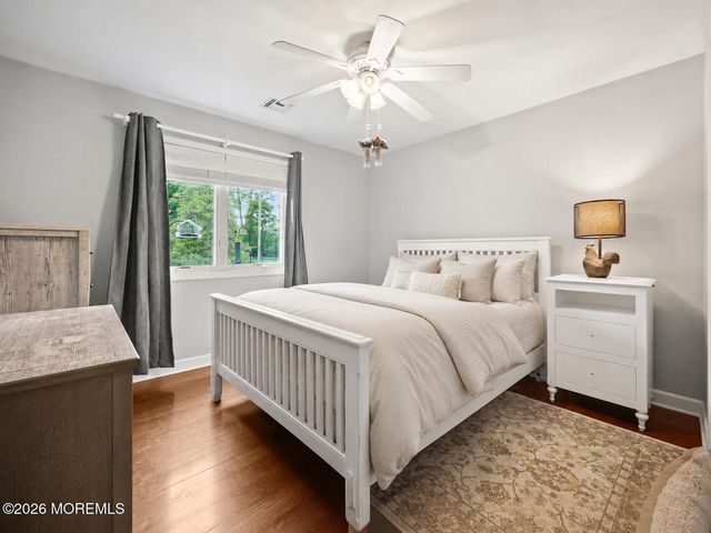 28 Riverview Drive, Tinton Falls, NJ 07724