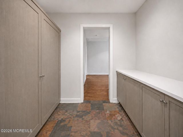 28 Riverview Drive, Tinton Falls, NJ 07724