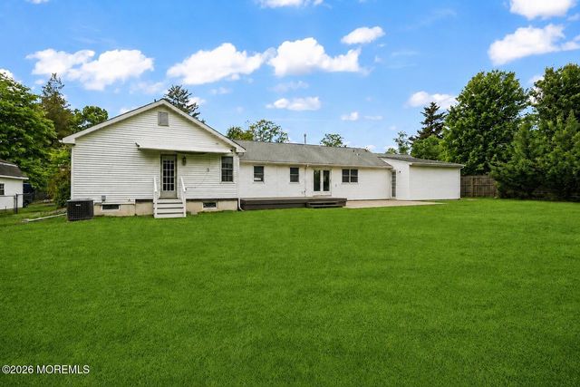28 Riverview Drive, Tinton Falls, NJ 07724