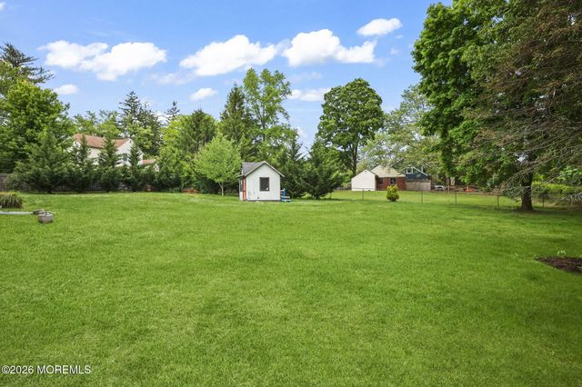 28 Riverview Drive, Tinton Falls, NJ 07724