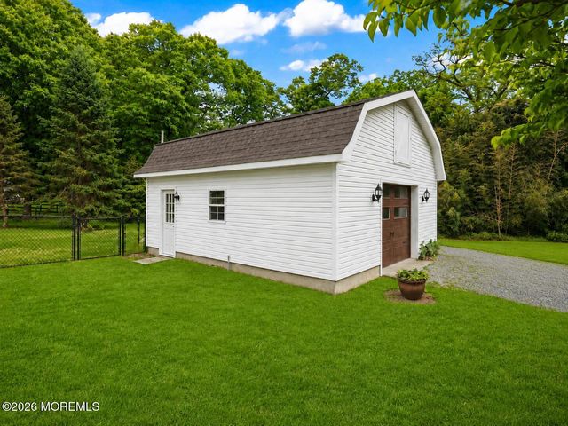 28 Riverview Drive, Tinton Falls, NJ 07724