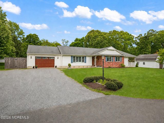 28 Riverview Drive, Tinton Falls, NJ 07724