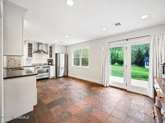 28 Riverview Drive, Tinton Falls, NJ 07724