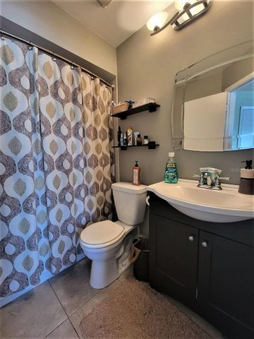 3377 W WYOMING CIRCLE, Tampa, FL 33611