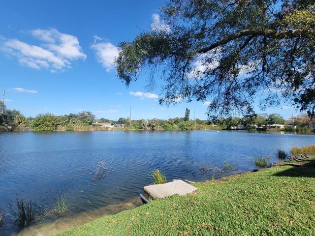 3377 W WYOMING CIRCLE, Tampa, FL 33611