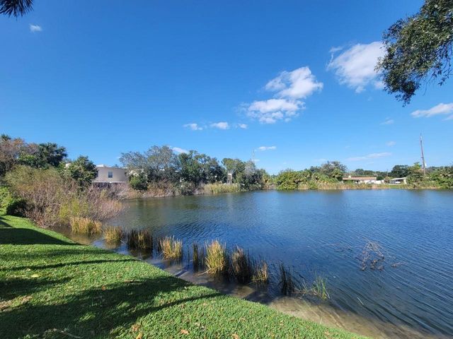 3377 W WYOMING CIRCLE, Tampa, FL 33611