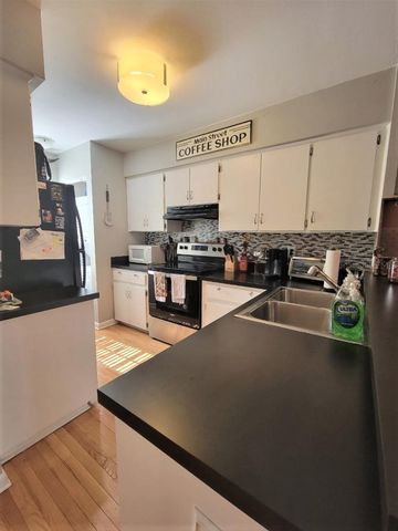 3377 W WYOMING CIRCLE, Tampa, FL 33611