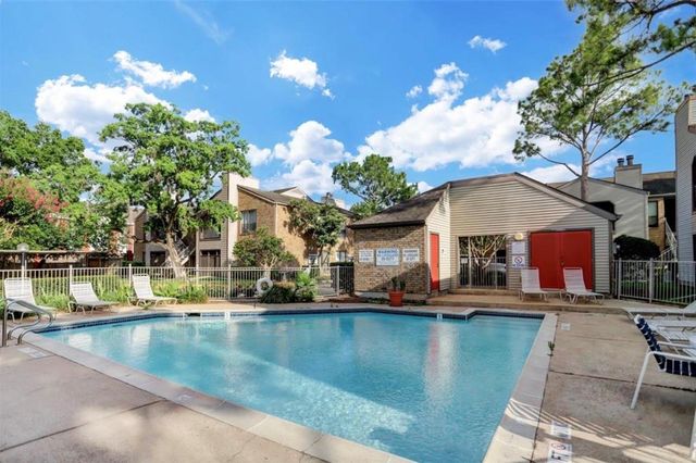 2025 Augusta Drive 506, Houston, TX 77057