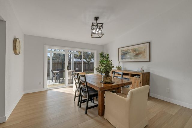 8541 Still Woods Ct, Sacramento, CA 95828