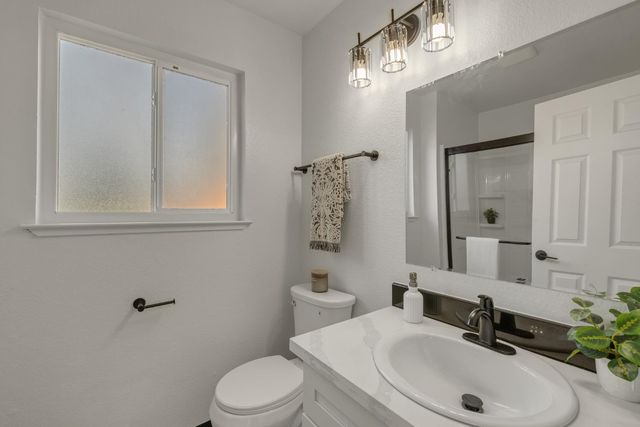 8541 Still Woods Ct, Sacramento, CA 95828