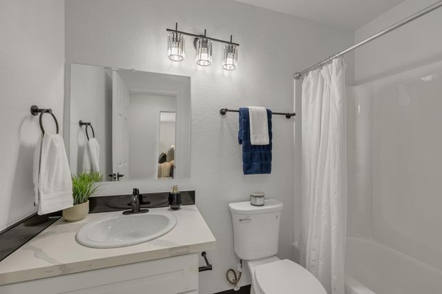 8541 Still Woods Ct, Sacramento, CA 95828