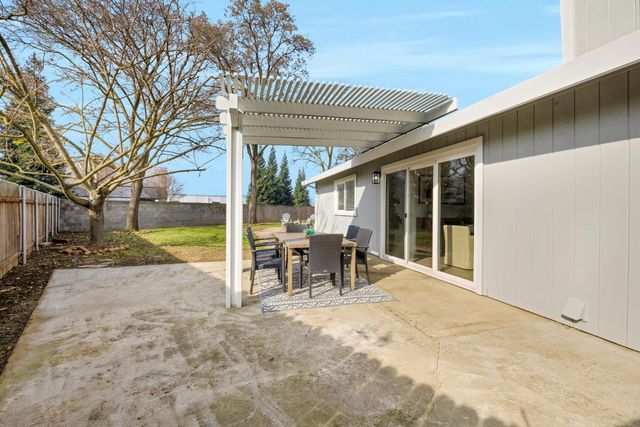 8541 Still Woods Ct, Sacramento, CA 95828