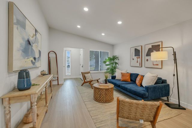 8541 Still Woods Ct, Sacramento, CA 95828