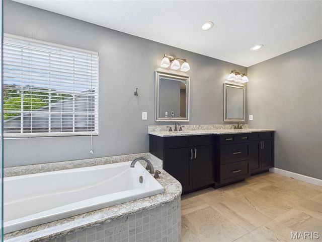 3339 Piazza Lane, Edwardsville, IL 62025