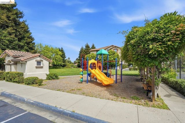 214 Carmel ST, San Pablo, CA 94806