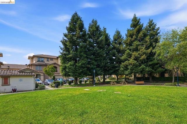 214 Carmel ST, San Pablo, CA 94806