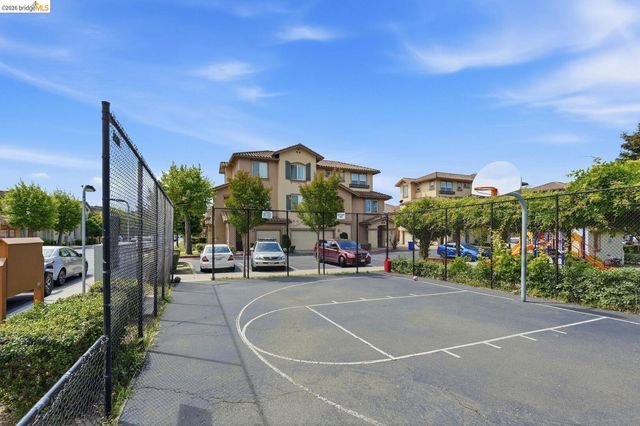214 Carmel ST, San Pablo, CA 94806