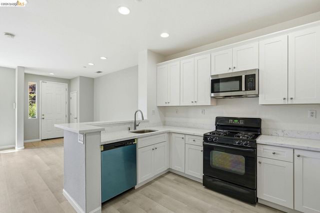 214 Carmel ST, San Pablo, CA 94806