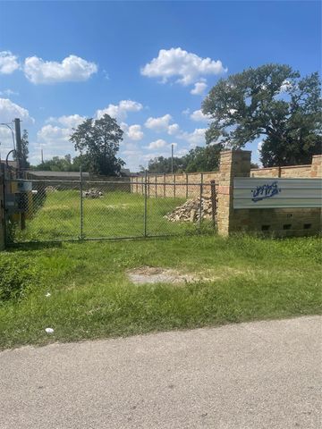 7317 Roswell Street, Houston, TX 77022