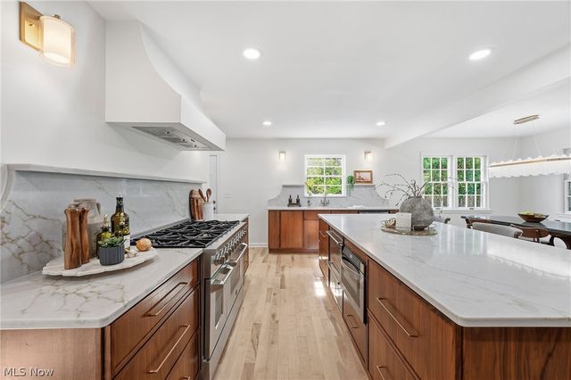 21510 Halburton Road, Beachwood, OH 44112