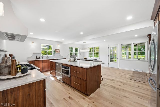 21510 Halburton Road, Beachwood, OH 44112