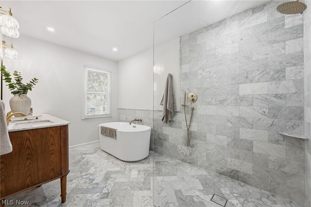 21510 Halburton Road, Beachwood, OH 44112