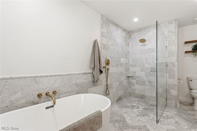 21510 Halburton Road, Beachwood, OH 44112