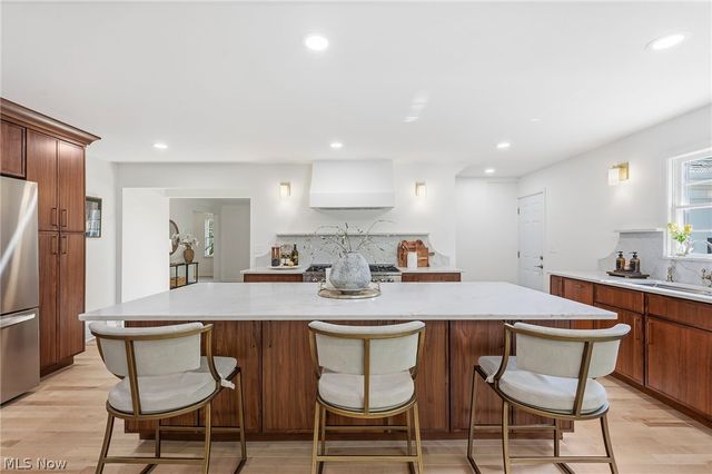 21510 Halburton Road, Beachwood, OH 44112