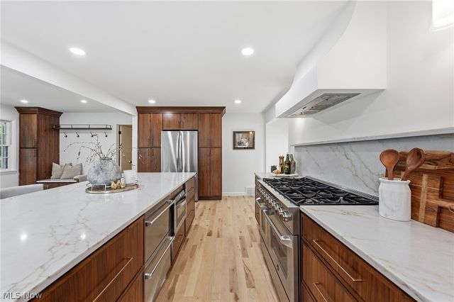 21510 Halburton Road, Beachwood, OH 44112