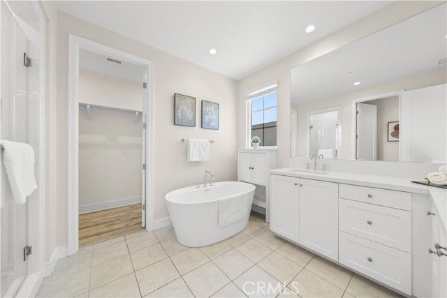 162 Winnett, Irvine, CA 92602