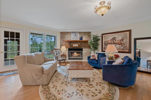 5010 John Lee Johnson Rd, Columbia, TN 38401