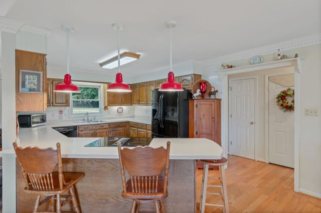 5010 John Lee Johnson Rd, Columbia, TN 38401