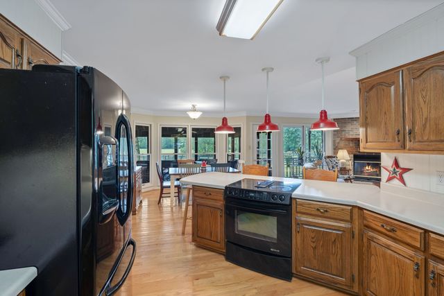 5010 John Lee Johnson Rd, Columbia, TN 38401