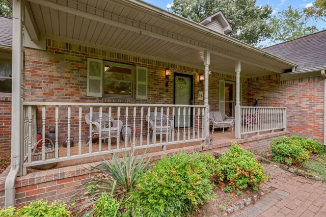 5010 John Lee Johnson Rd, Columbia, TN 38401