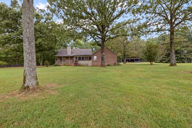 5010 John Lee Johnson Rd, Columbia, TN 38401