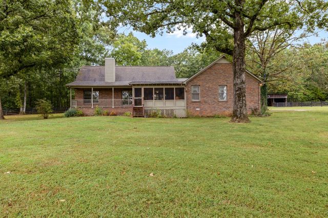 5010 John Lee Johnson Rd, Columbia, TN 38401