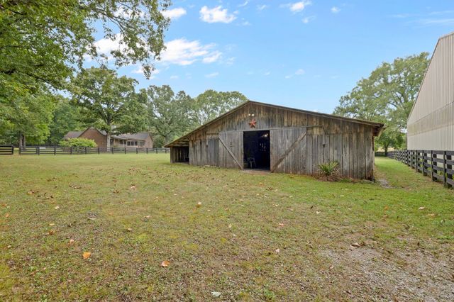 5010 John Lee Johnson Rd, Columbia, TN 38401